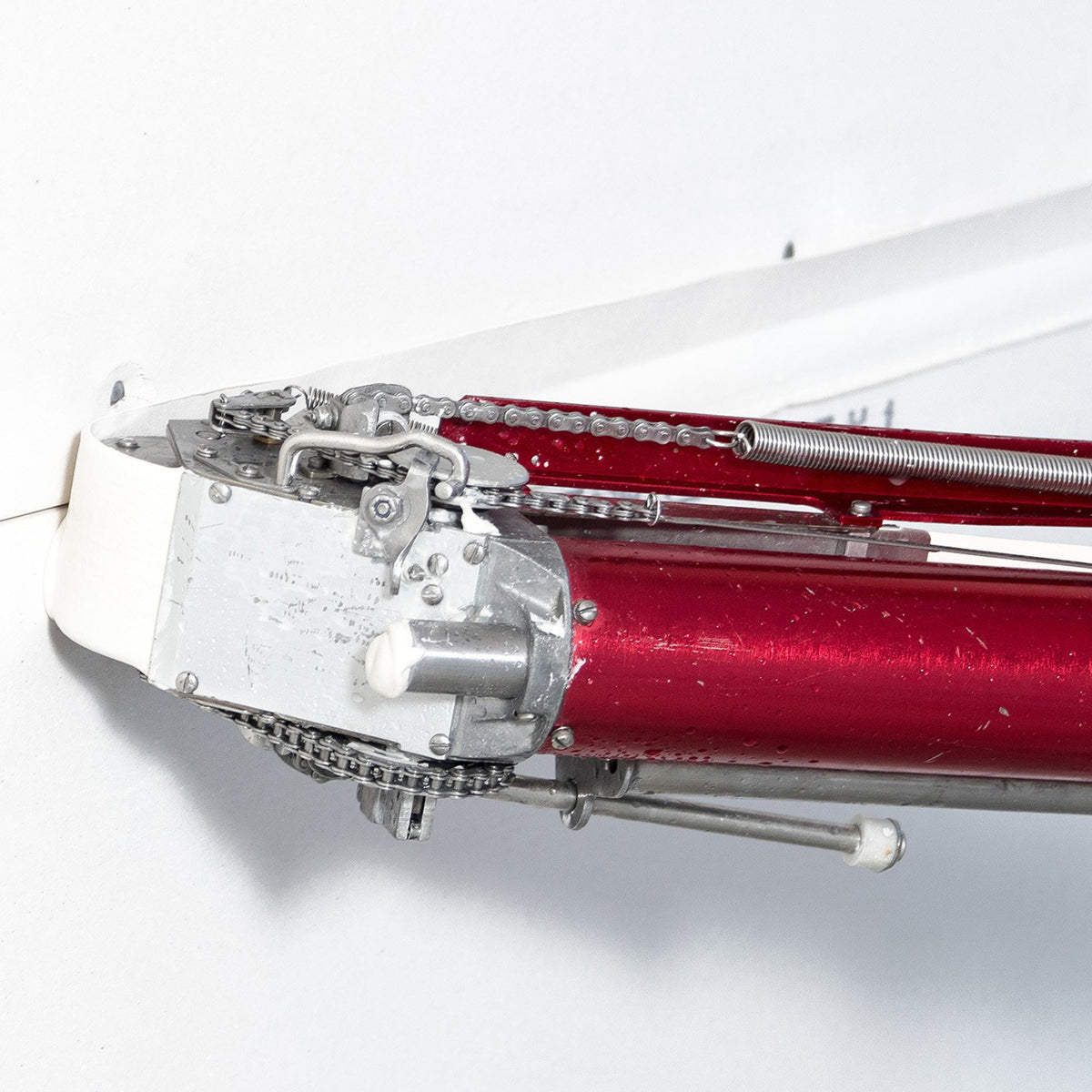 Close-up of Level 5 Automatic Taper head smoothly applying tape and mud to a wall joint